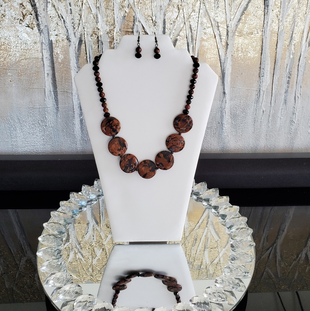 💥Last Chance💥 Sandstone Sparkle Necklace & Earrings Set